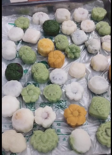 成都米兰（中国）集团七彩青年俱乐部之自制美心冰皮月饼